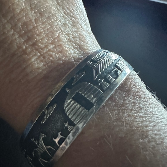 Johnny Begay Vintage Navajo Storyteller Bracelet and Vintage Navajo Earrings - Picture 9 of 9